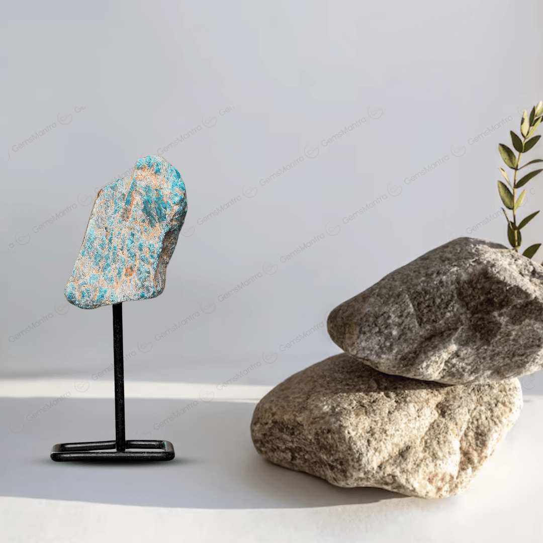 Apatite Raw Stone Stand - Gemsmantra