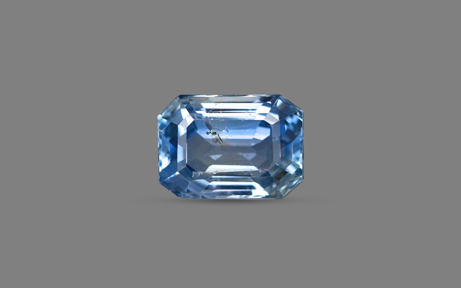 Blue Sapphire - 5.71 Carats