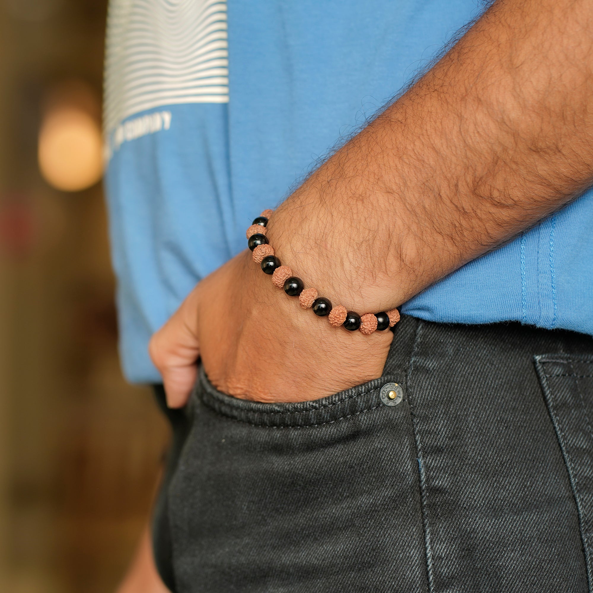 Capricorn (मकर राशि) Bracelet – Black Onyx & 7 Mukhi Rudraksha
