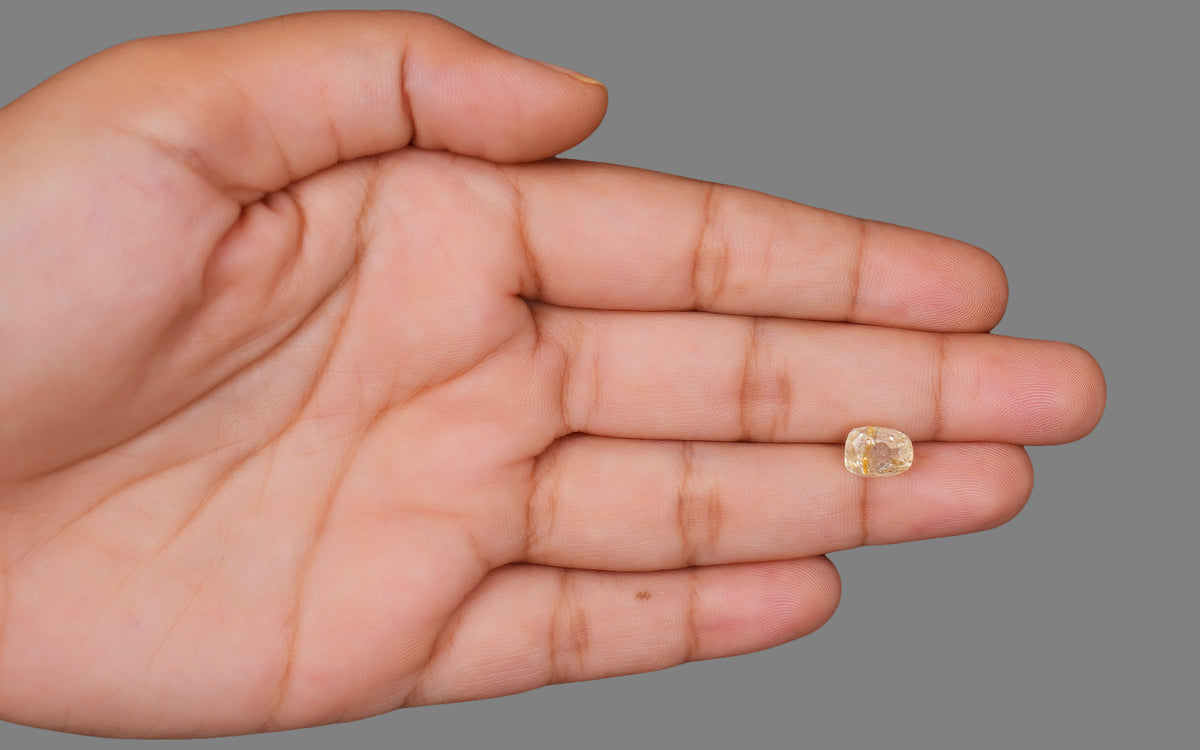 Yellow Sapphire (Pukhraj) – 4.94 Carat / 5.48 Ratti