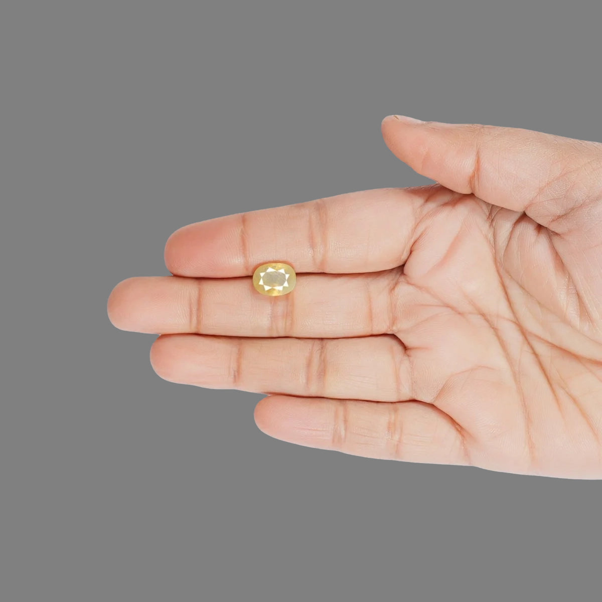 Yellow Sapphire - 3.9 Carats