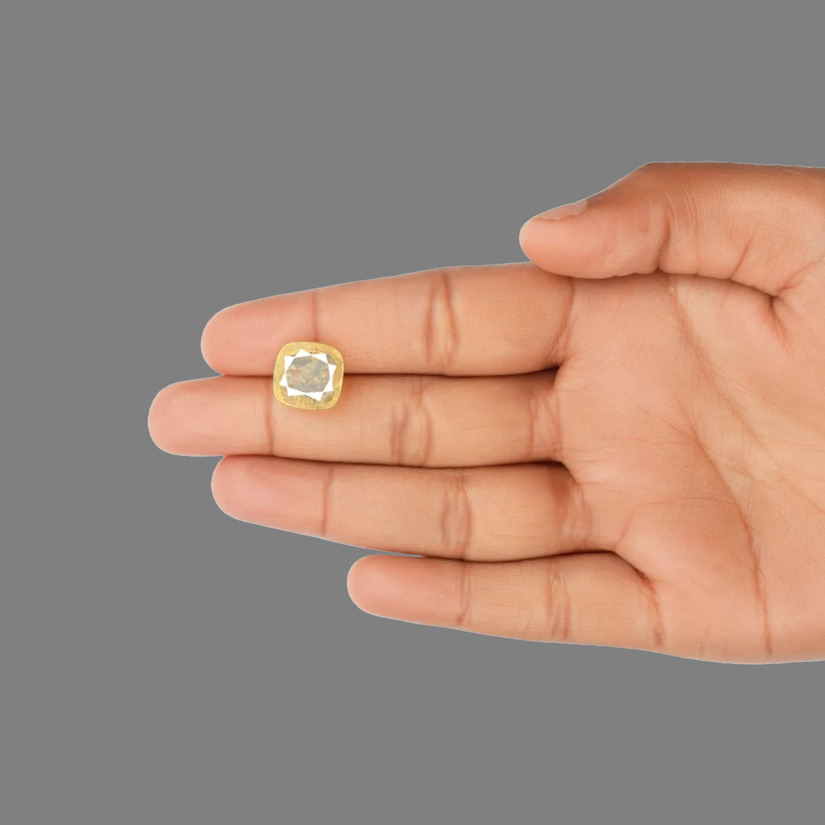 Yellow Sapphire - 9.76 Carats