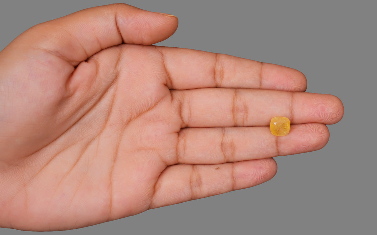 Yellow Sapphire (Pukhraj) – 4.73 Carat / 5.25 Ratti