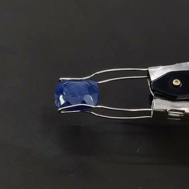 Blue Sapphire - 7.02 Carats