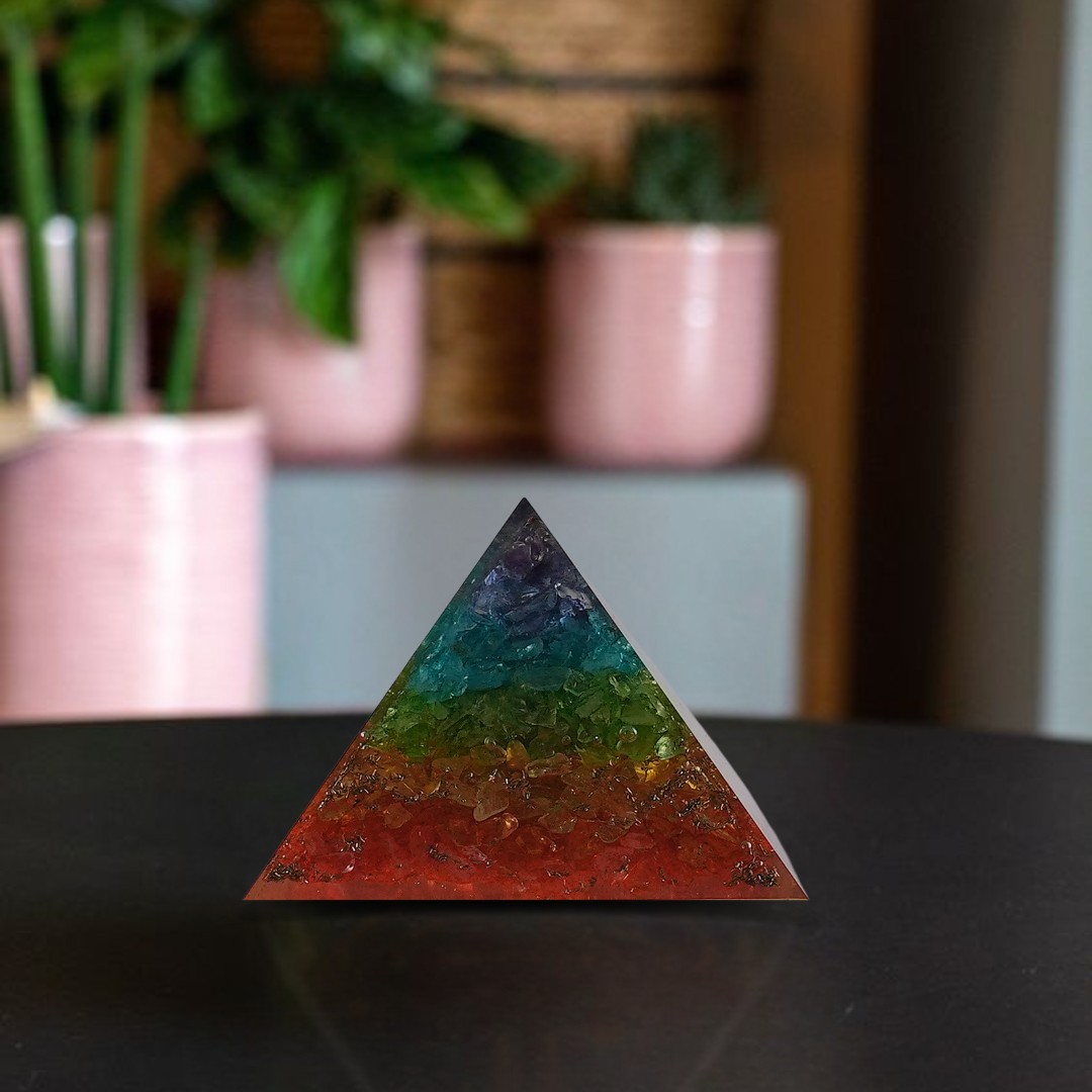 7 Chakra Chips Pyramid – for Vastu