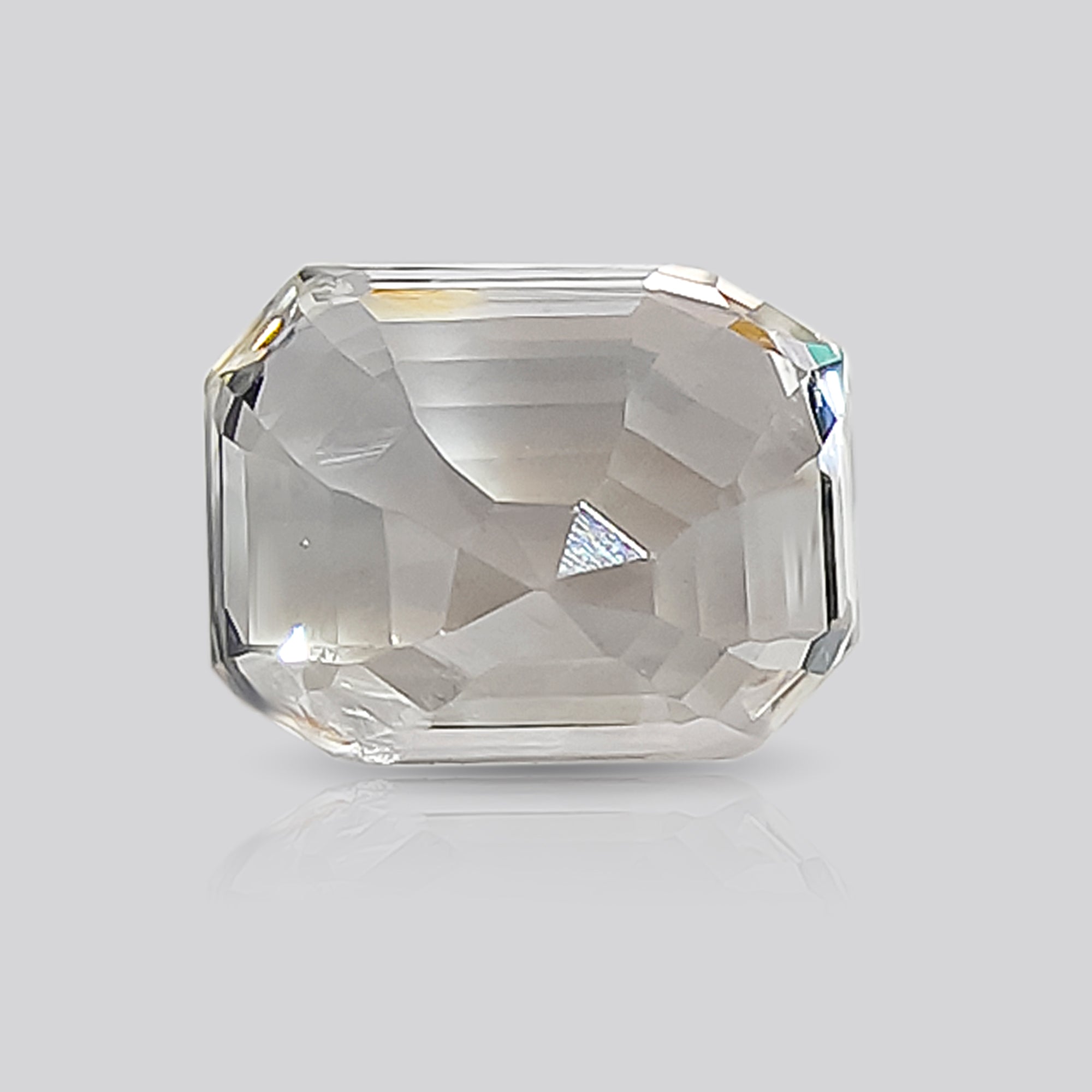 White Sapphire (5.03 ratti)