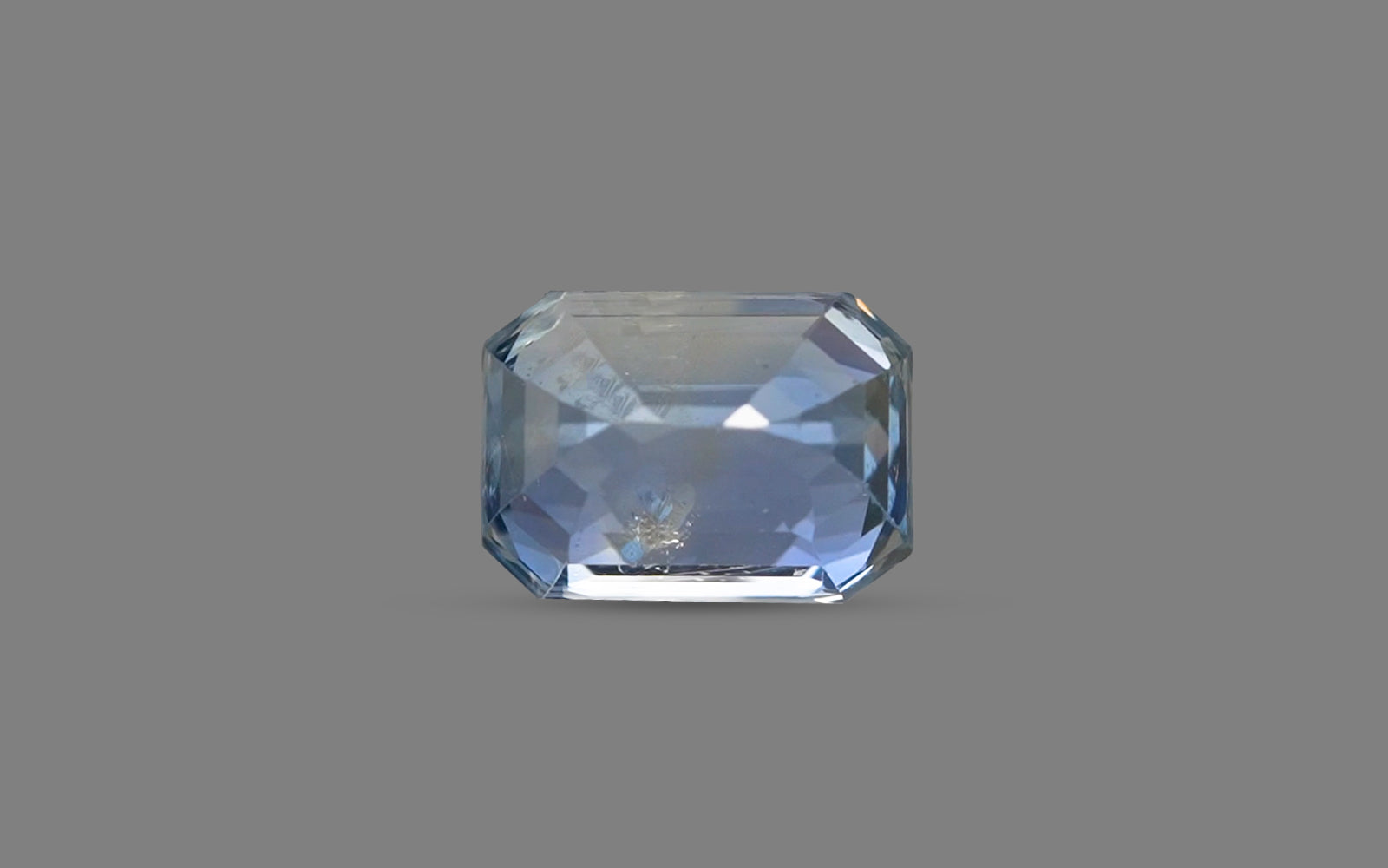 Blue Sapphire - 5.71 Carats