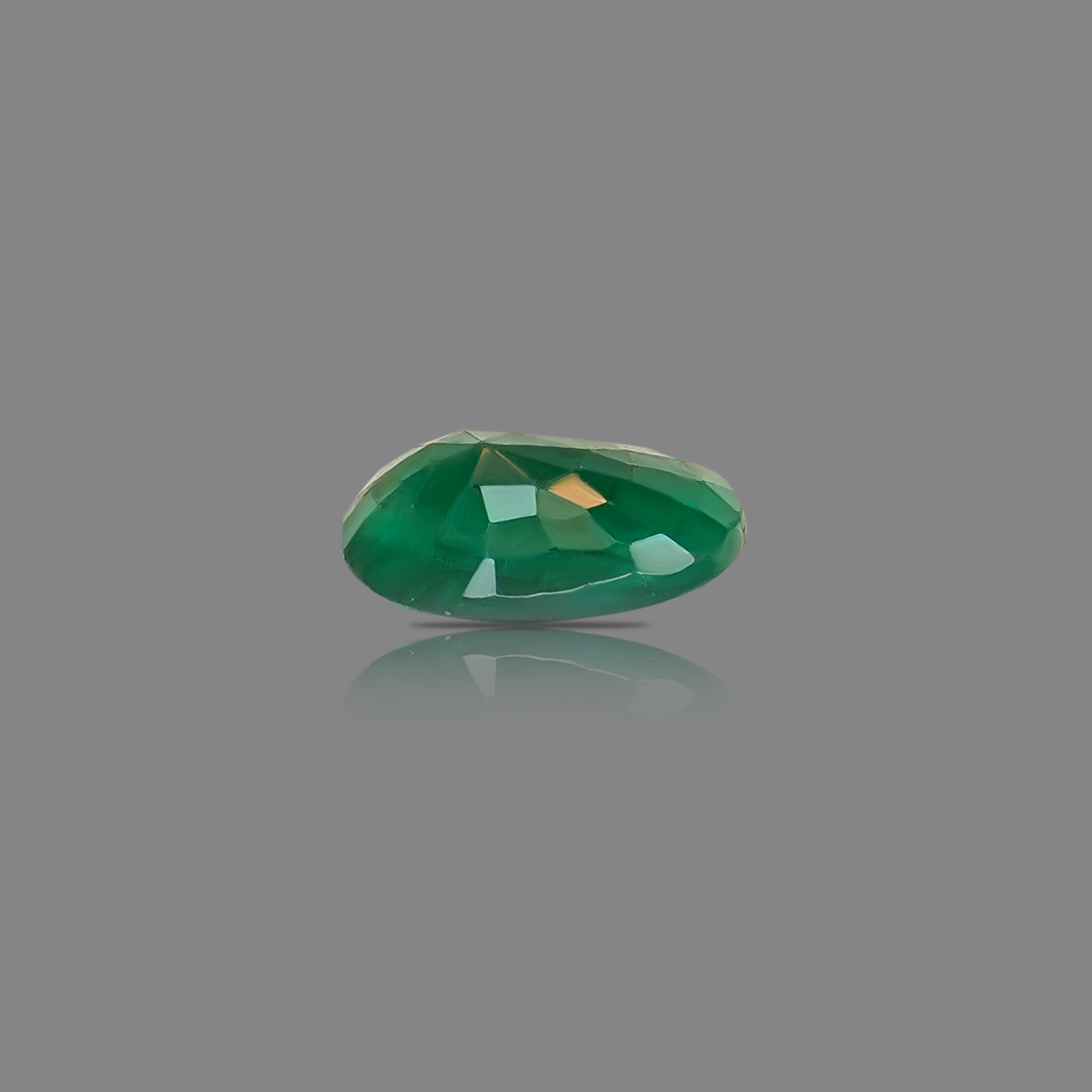 Panna - Emerald  (3.89 Carat)