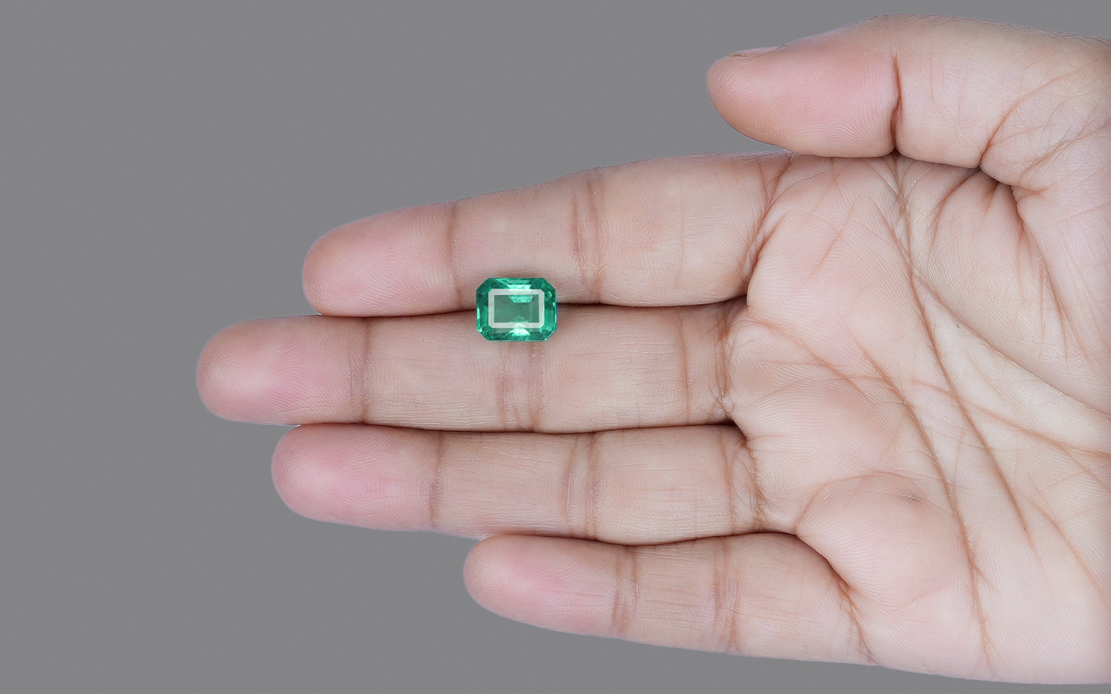 Emerald - 3.85 Carats