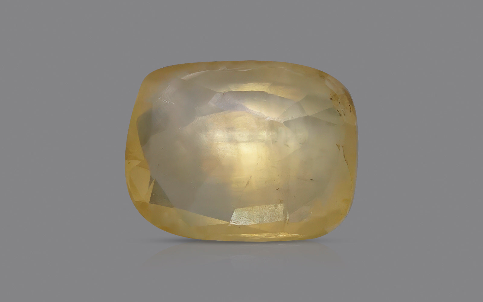 Yellow Sapphire - 3.88 Carats