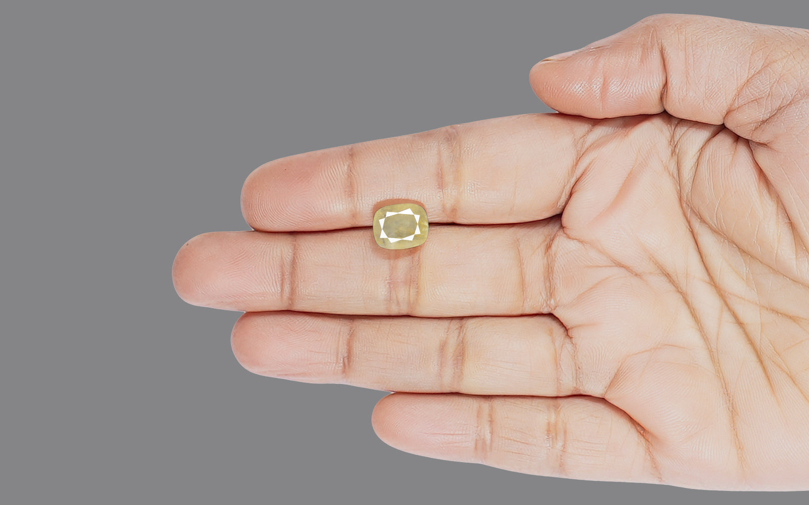 Yellow Sapphire - 4.34 Carats