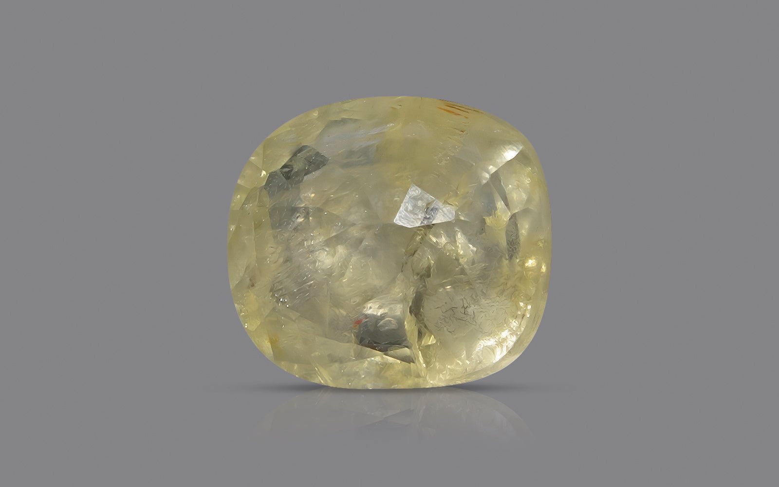 Yellow Sapphire - 3.89 Carats