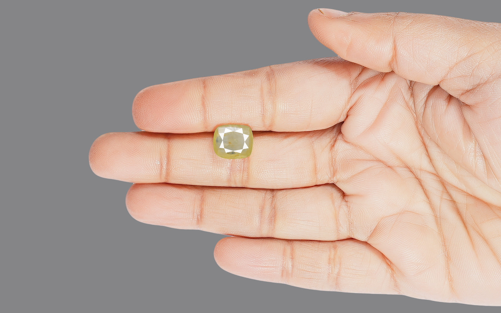 Yellow Sapphire - 5.47 Carats