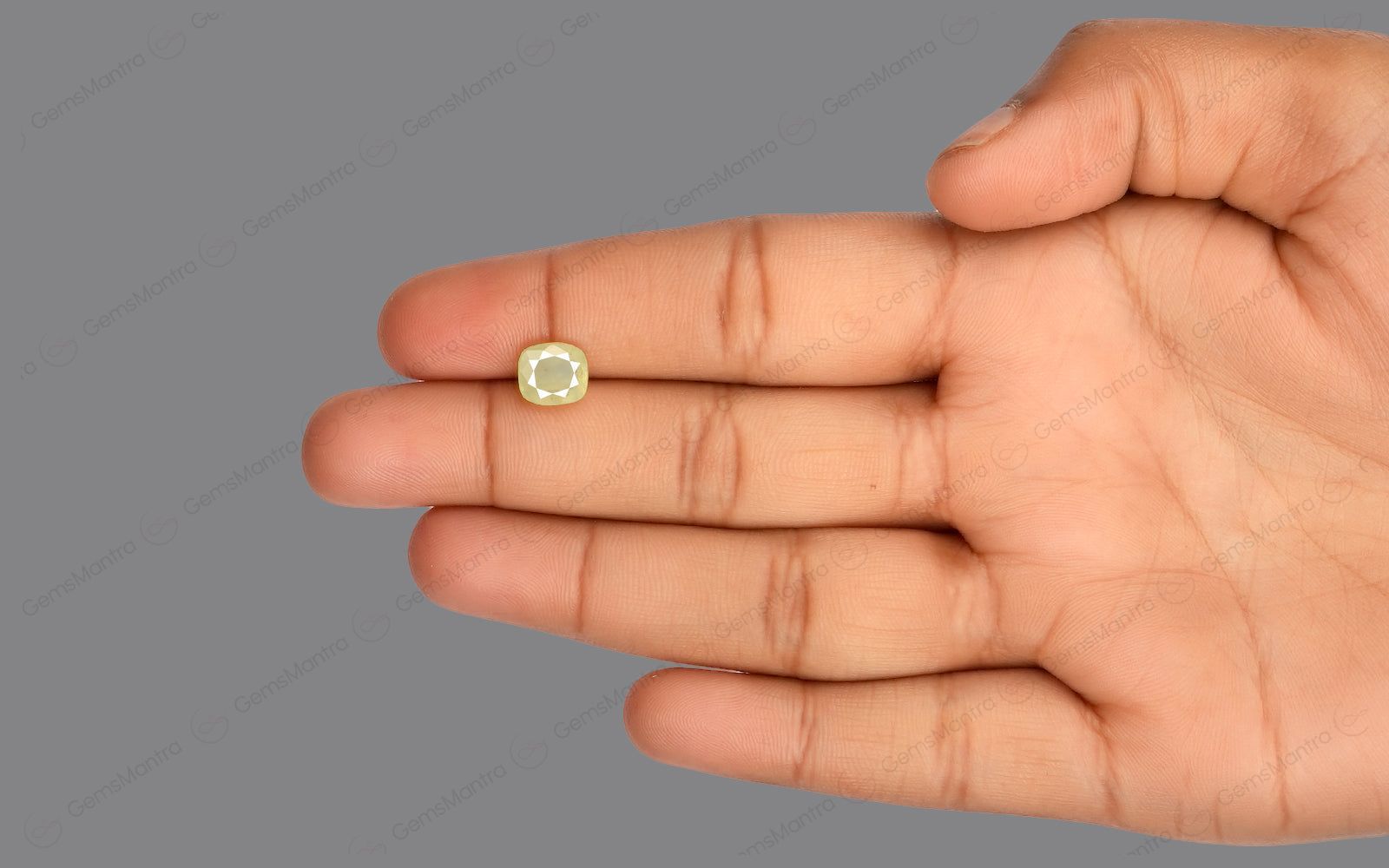 Yellow Sapphire - 2.55 Carats