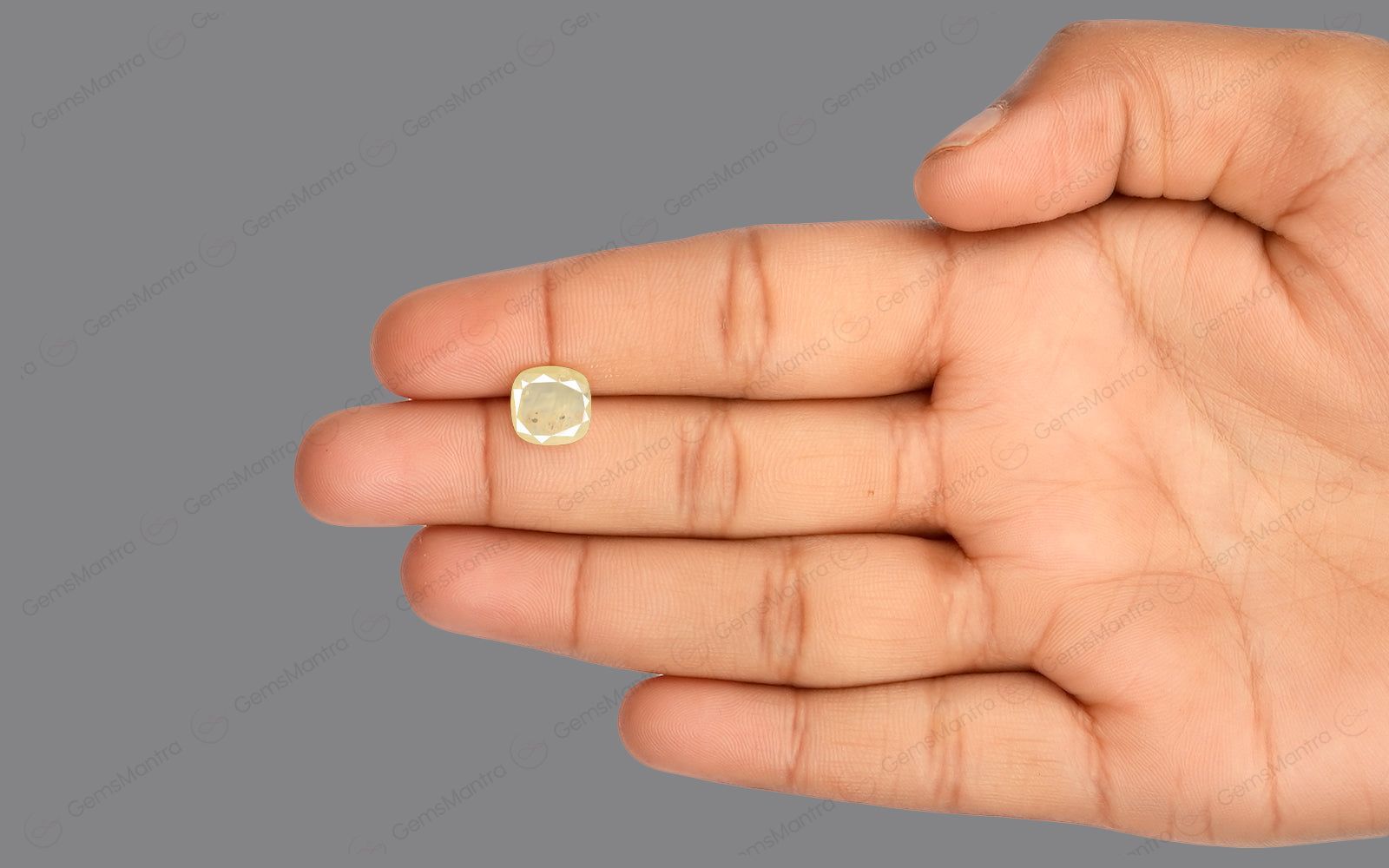 Yellow Sapphire - 3.68 Carats