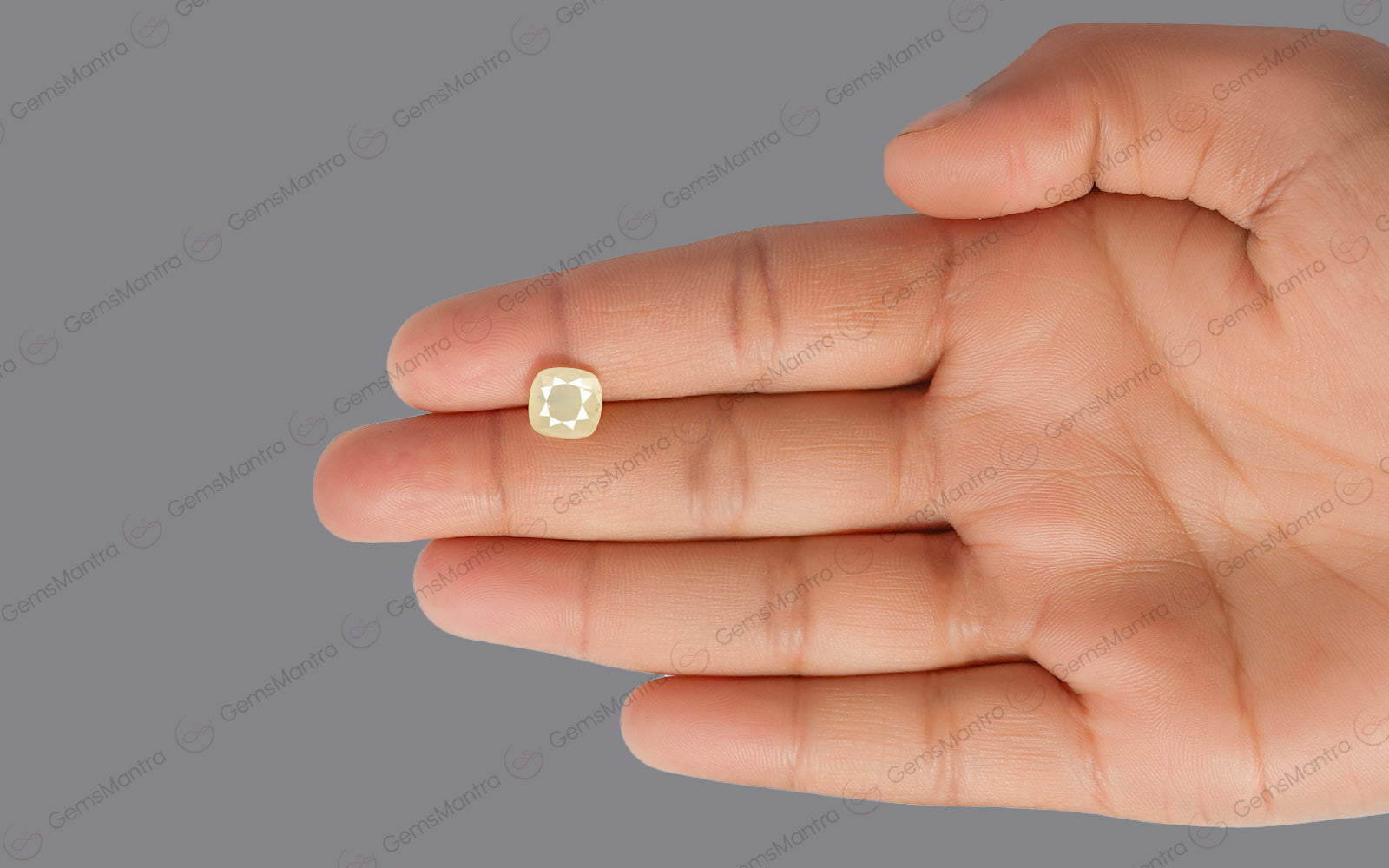 Yellow Sapphire - 3.82 Carats