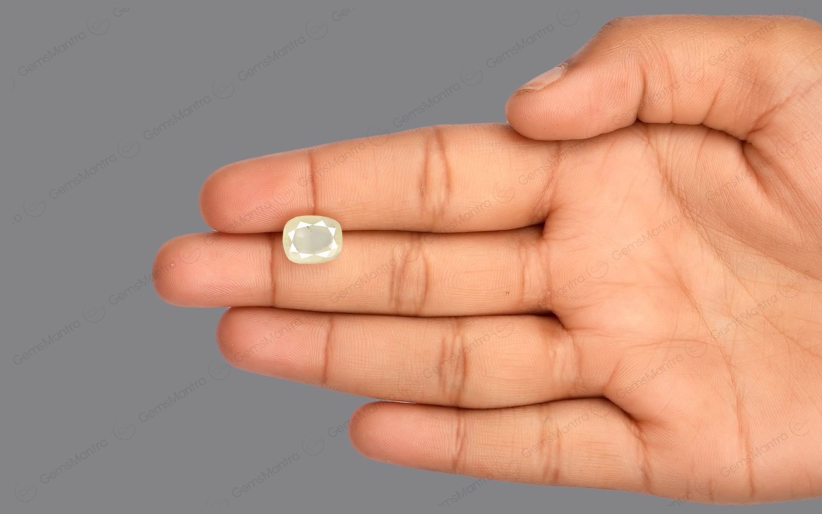 Yellow Sapphire - 6.01 Carats