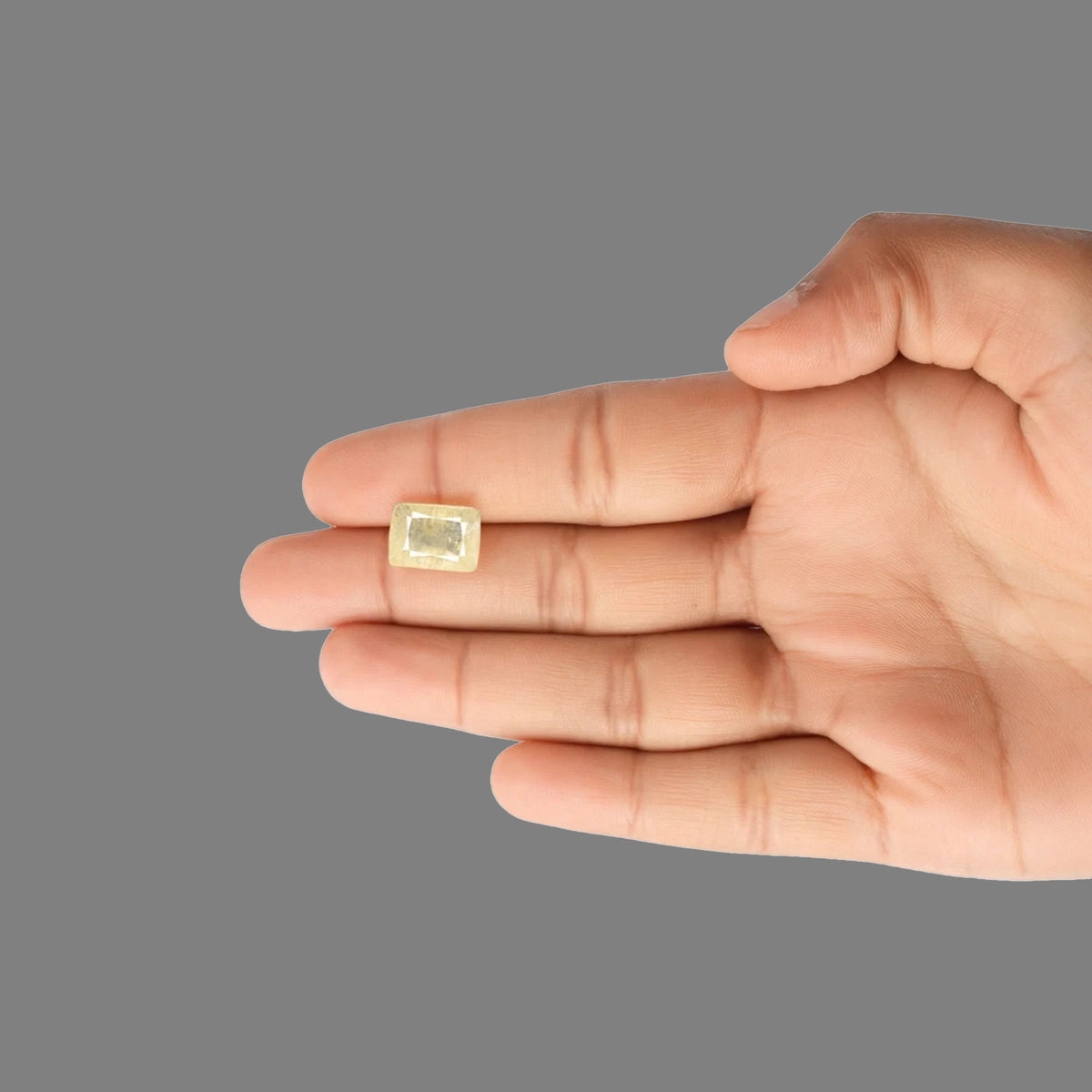 Yellow Sapphire - 7.57 Carats