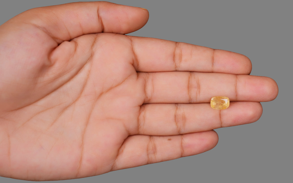 Yellow Sapphire (Pukhraj) – 4.77 Carat / 5.29 Ratti