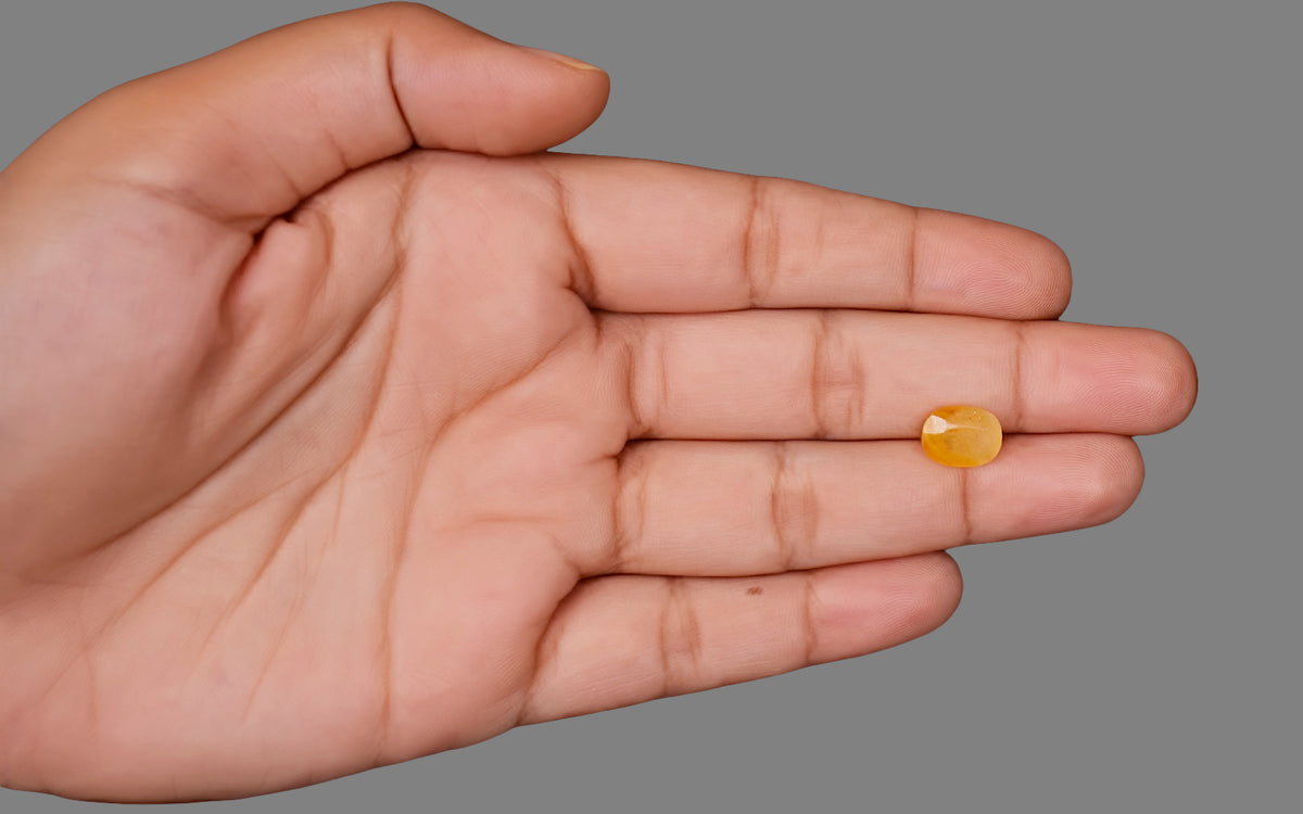 Yellow Sapphire (Pukhraj) – 4.39 Carat / 4.87 Ratti