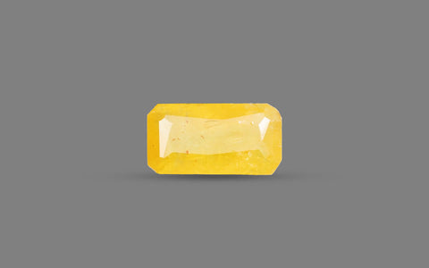 Yellow Sapphire (Pukhraj) – 3.04 Carat / 3.3 Ratti [GM10019]