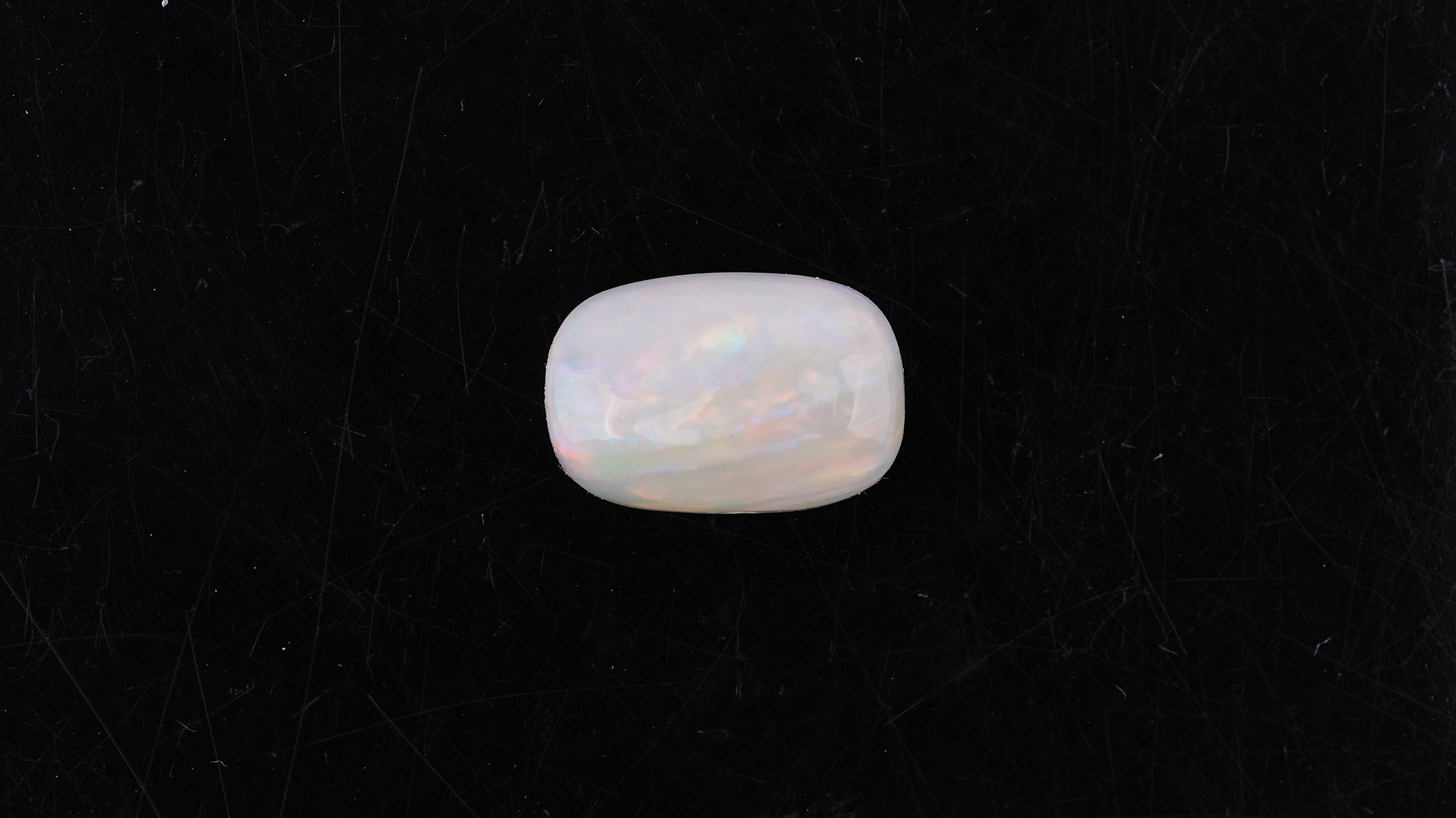 Opal with Fire - 4.20 carats(4.62 ratti)