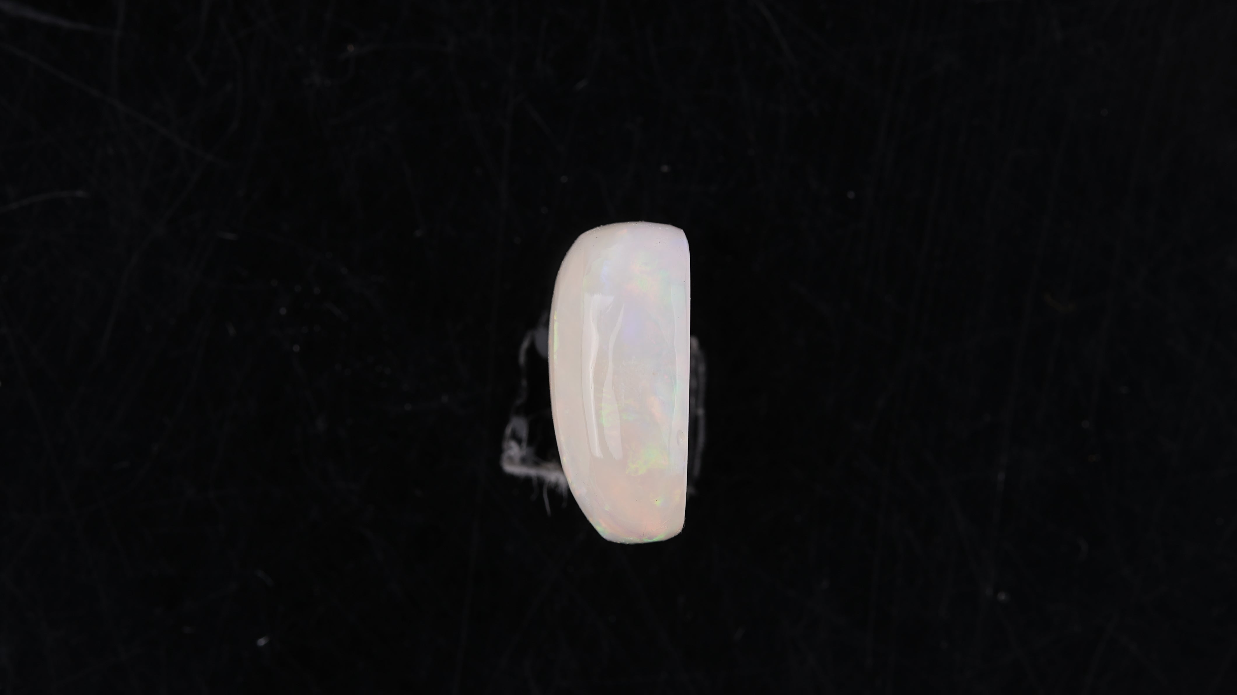 Opal with Fire - 4.20 carats(4.62 ratti)