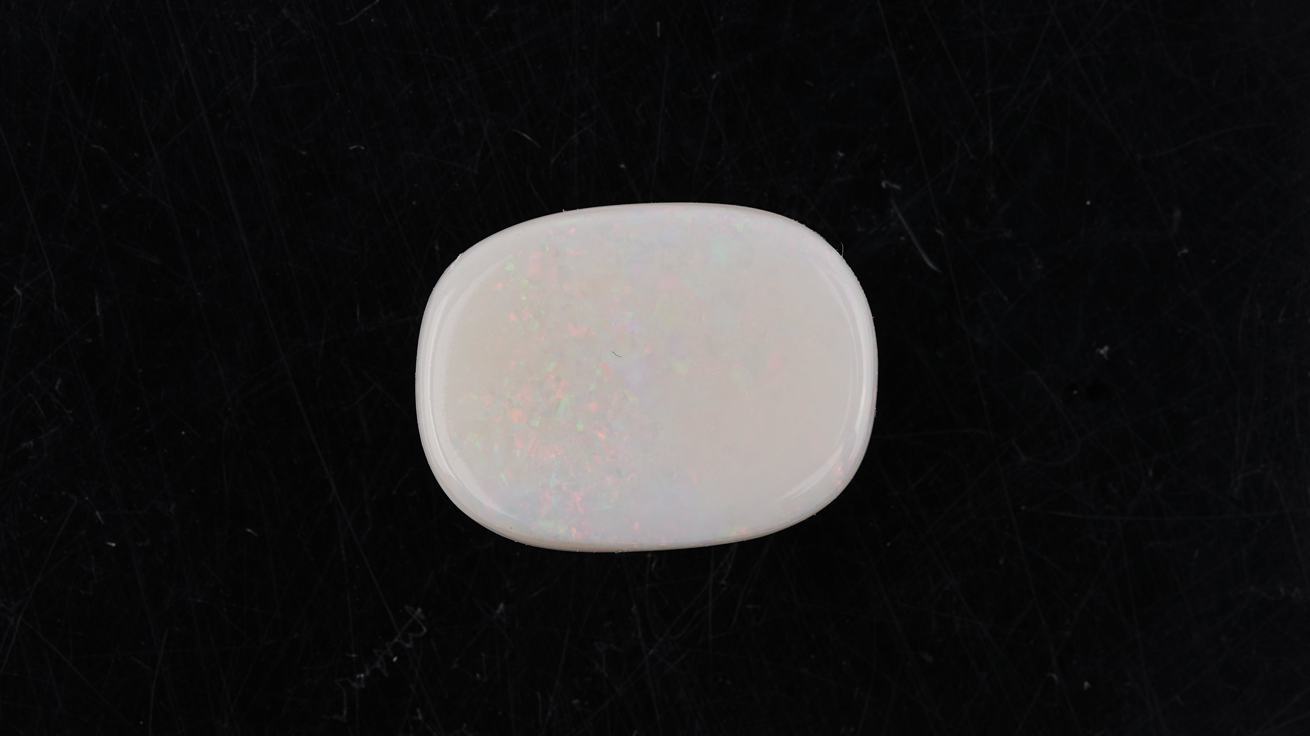 Opal with Fire - 8.69 carats(9.56 ratti)