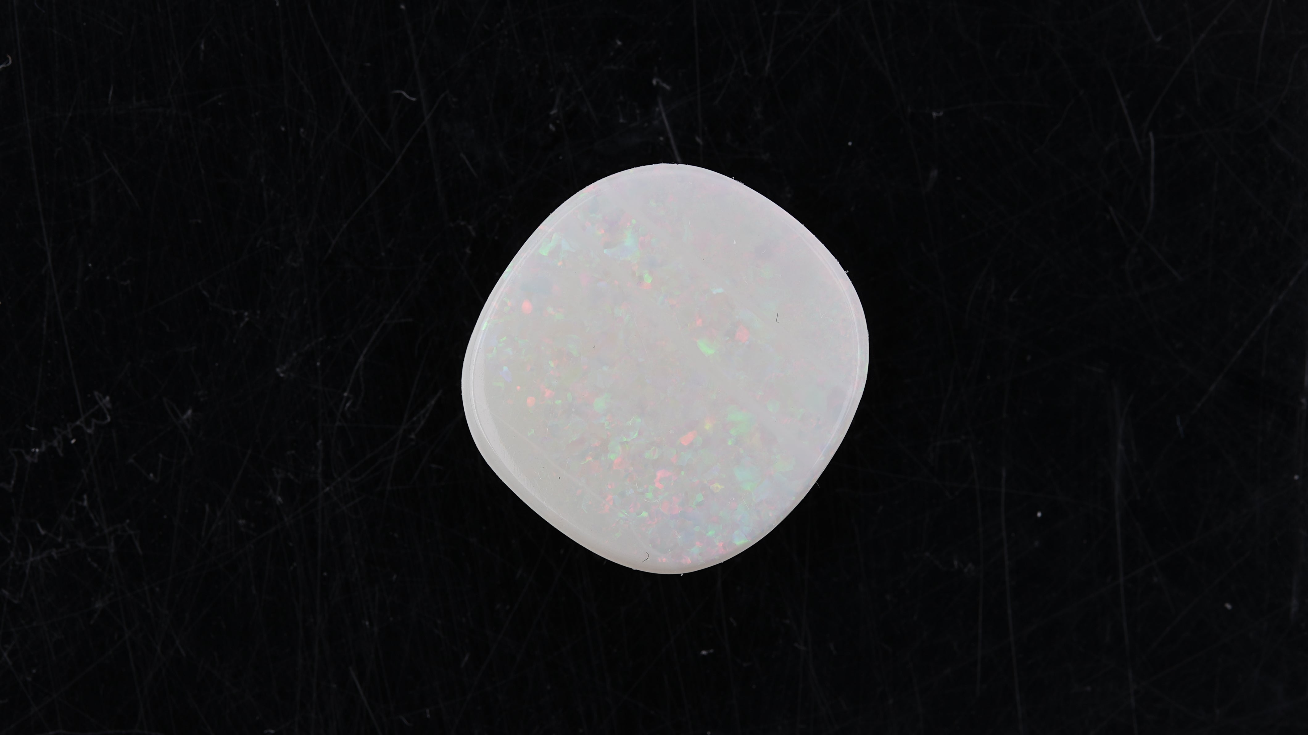 Opal with Fire - 7.18 carats(7.90 ratti)