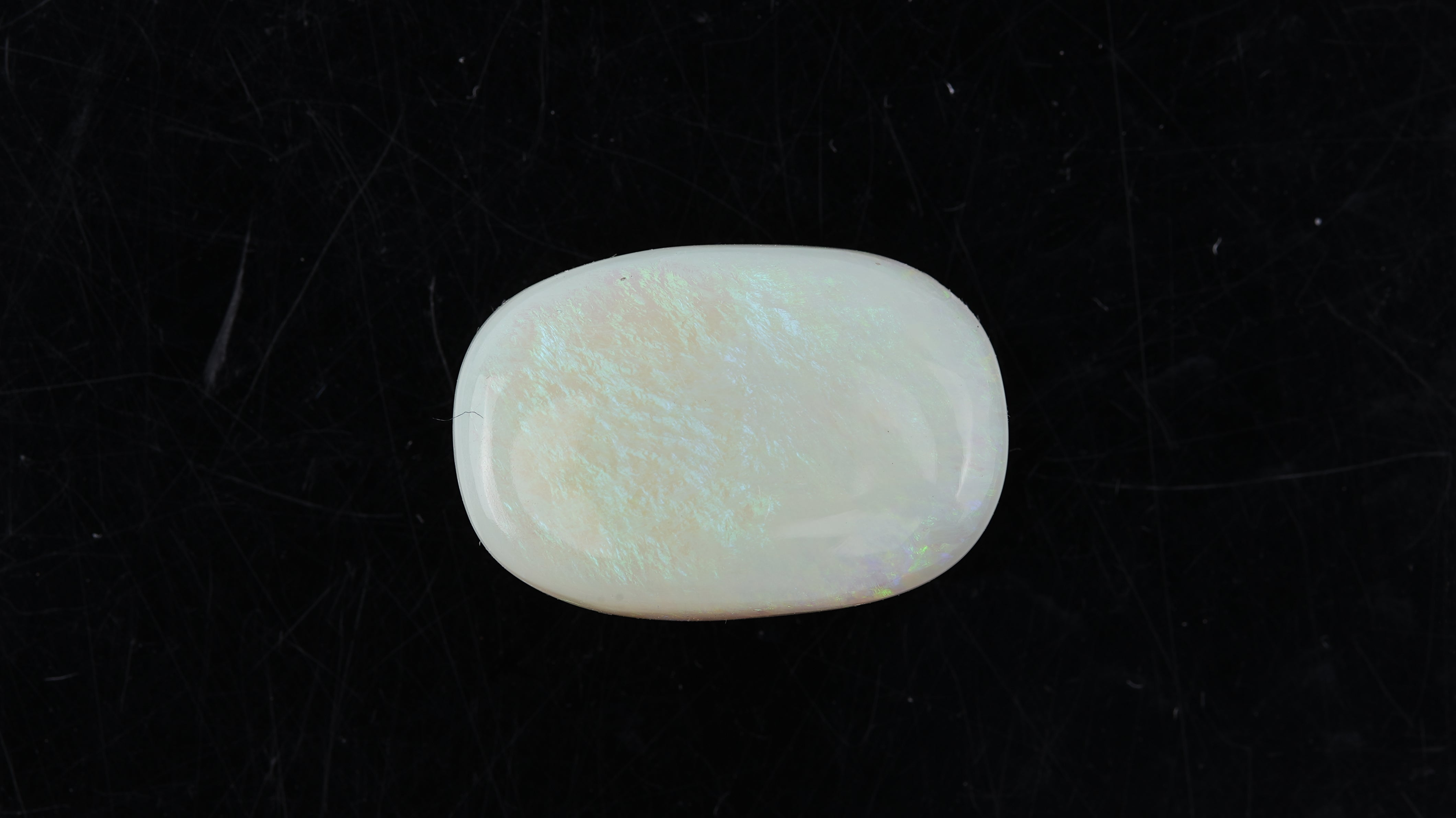 Opal with Fire - 10.74 carats(11.81 ratti)