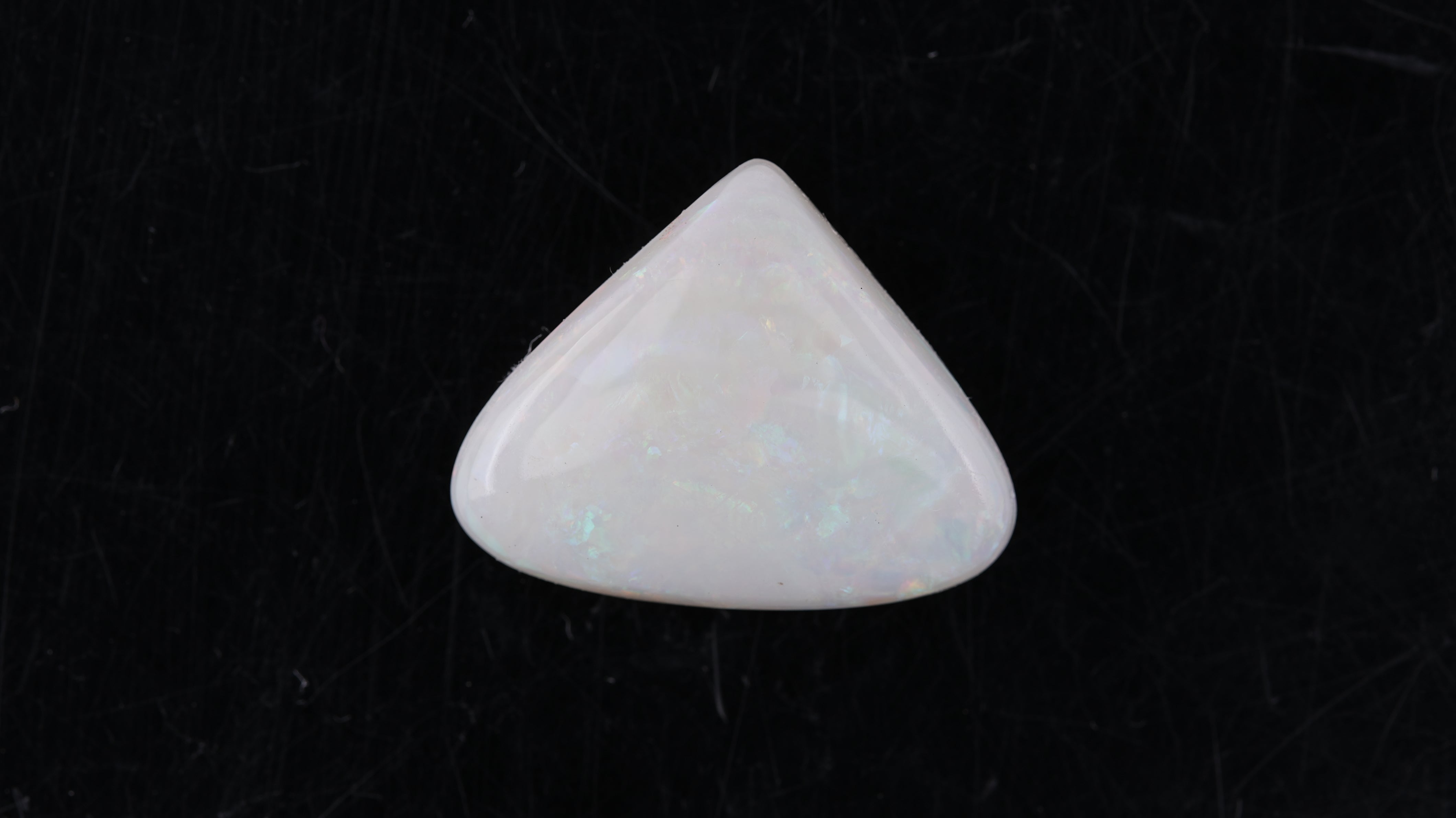 Opal with Fire - 9.51 carats( 10.46 ratti)