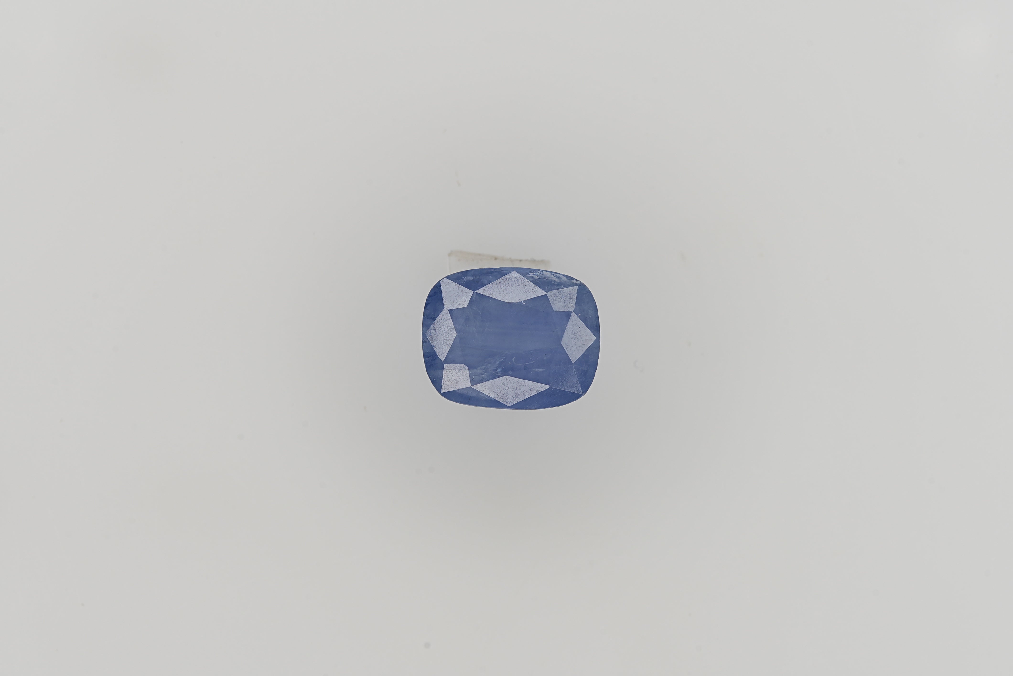 Blue Sapphire - 7.06 Carats  (7.766 Ratti)