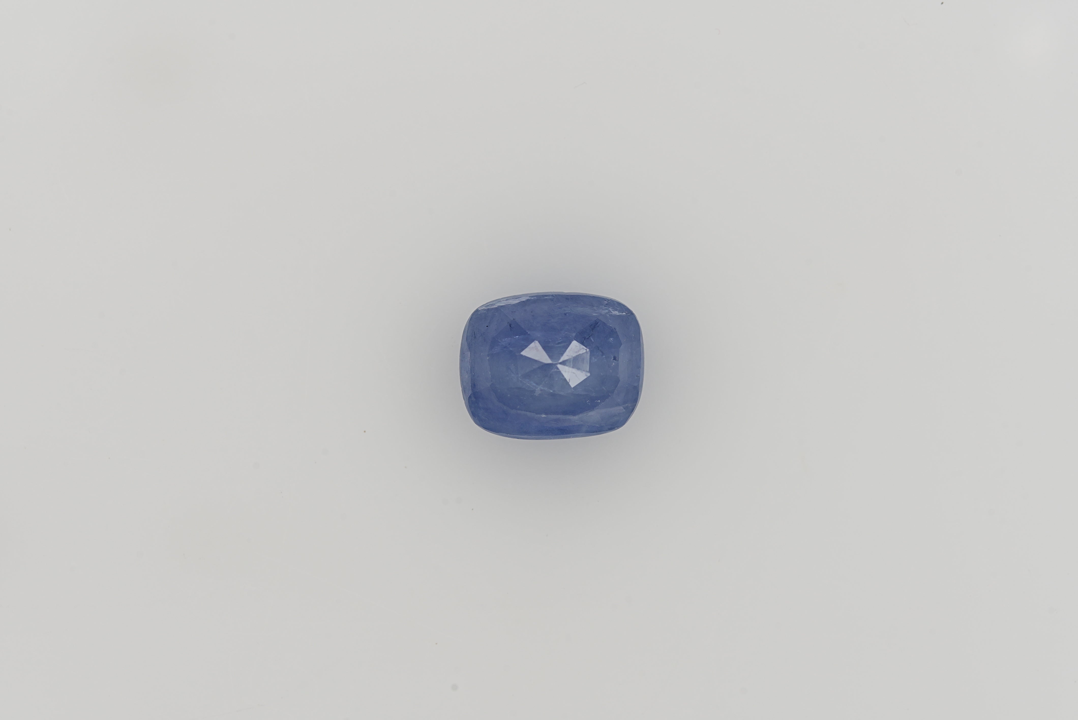 Blue Sapphire - 7.06 Carats  (7.766 Ratti)