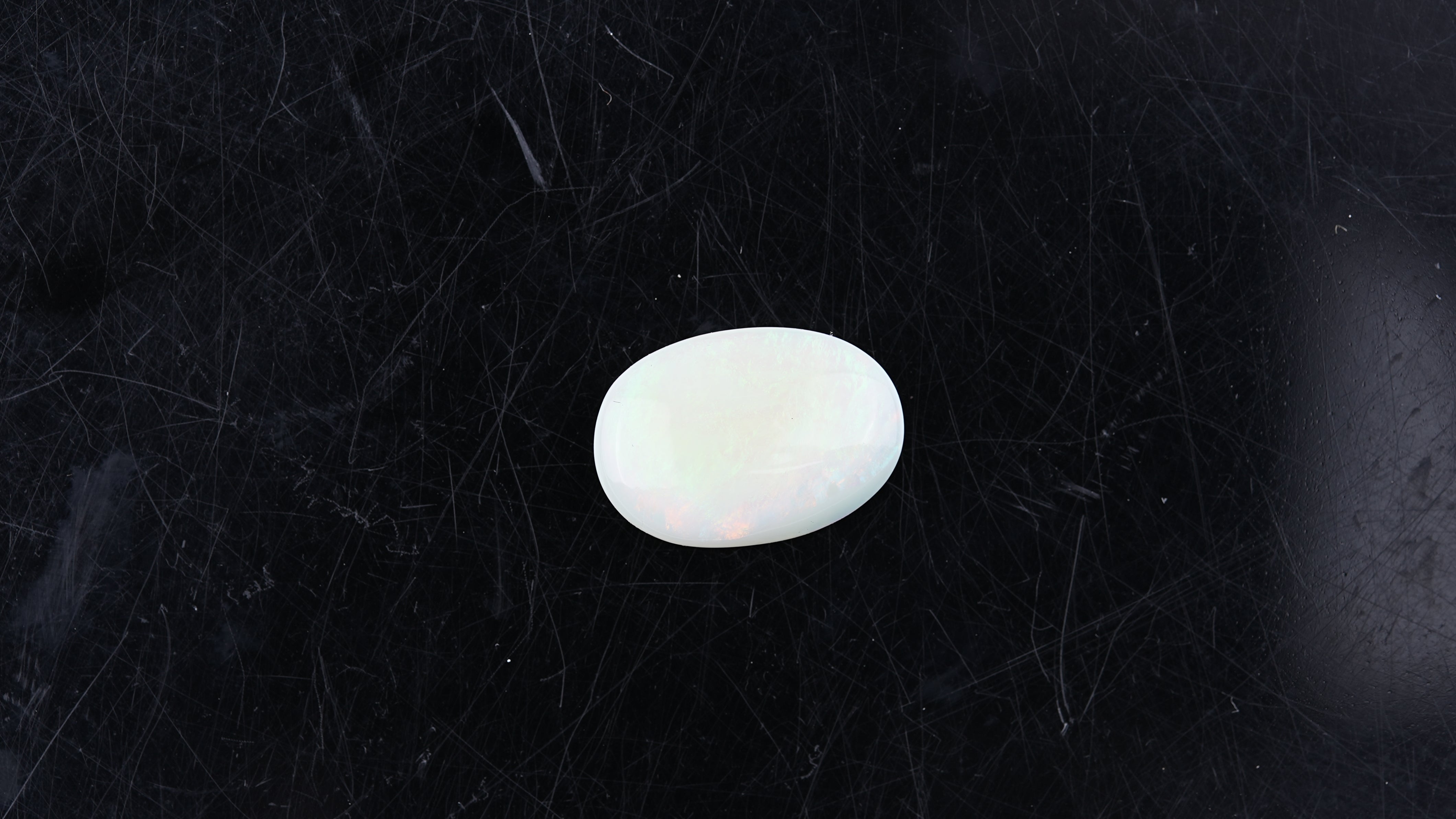 Opal with Fire - 4.41 Carats  (4.851 Ratti)