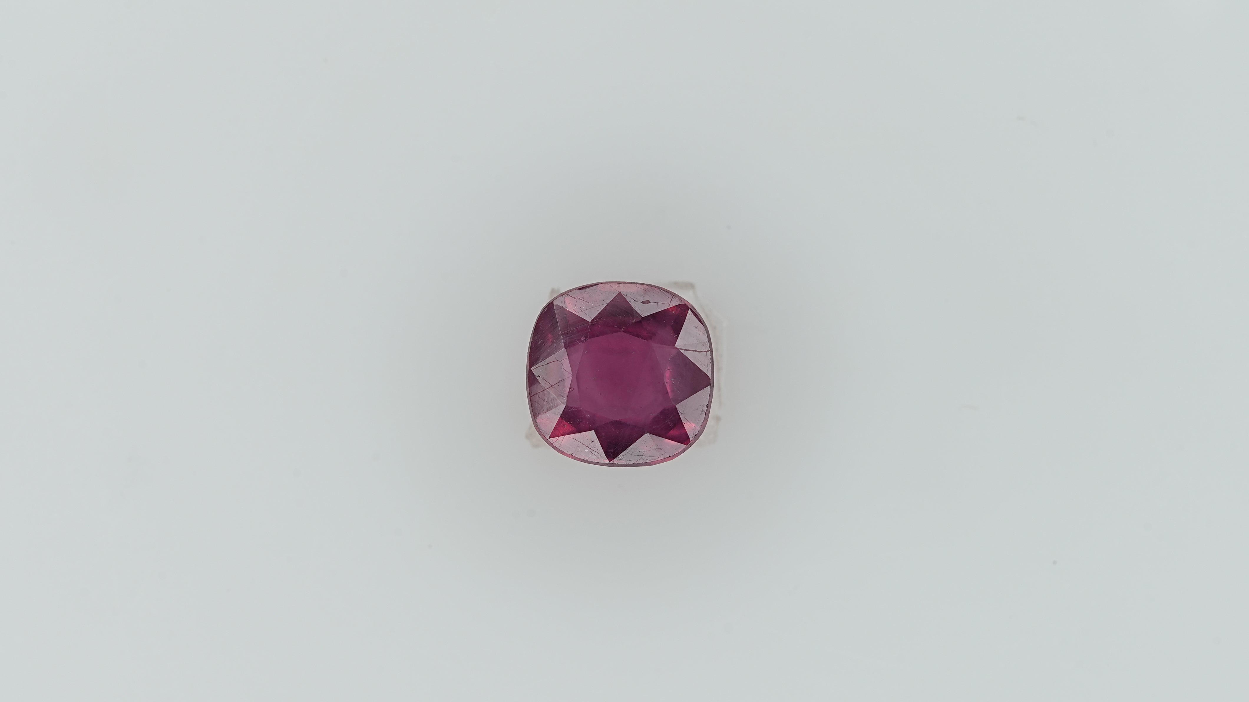 Ruby - 3.6 Carats  (3.96 Ratti)