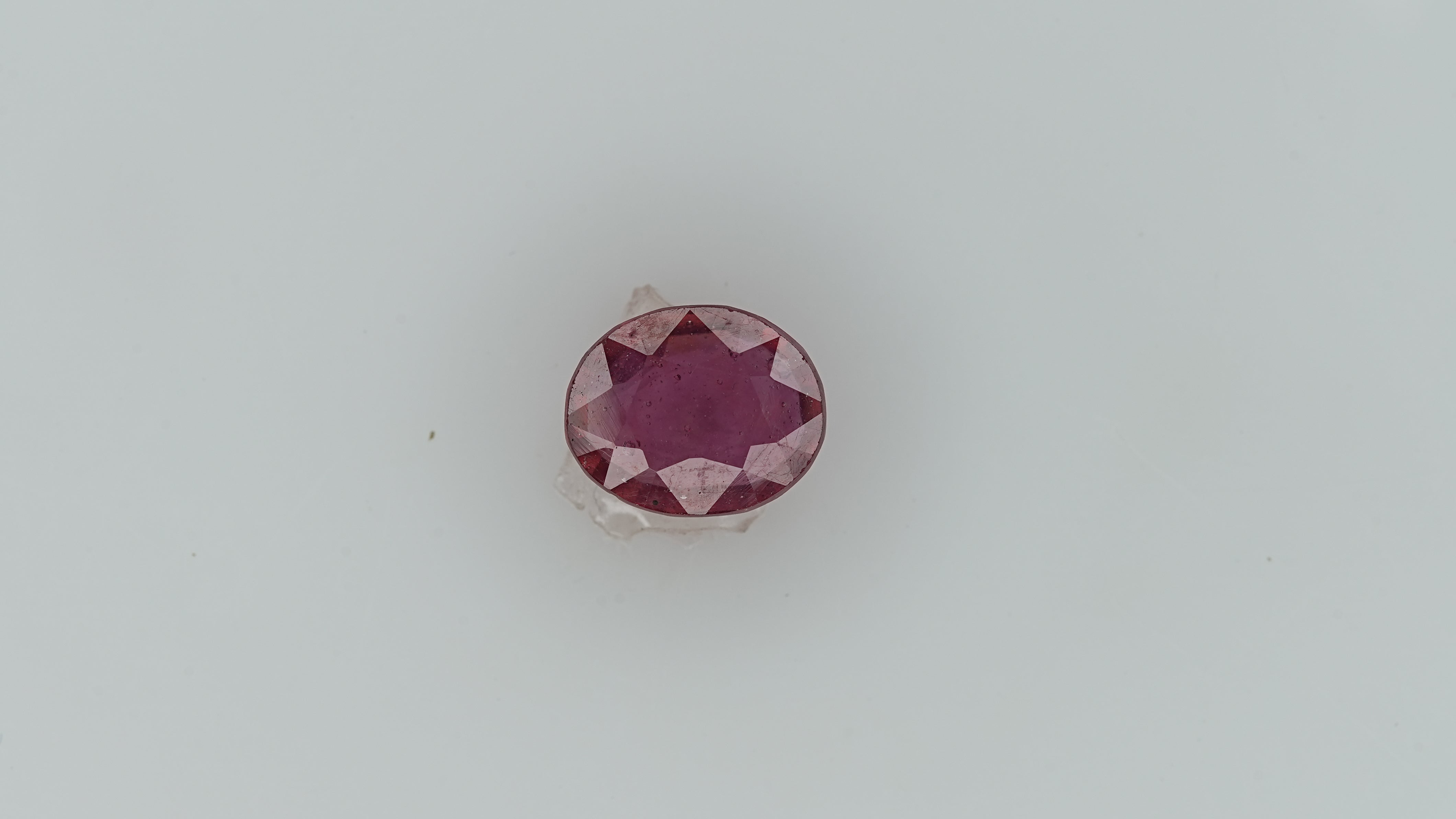 Ruby - 4 Carats  (4.4 Ratti)