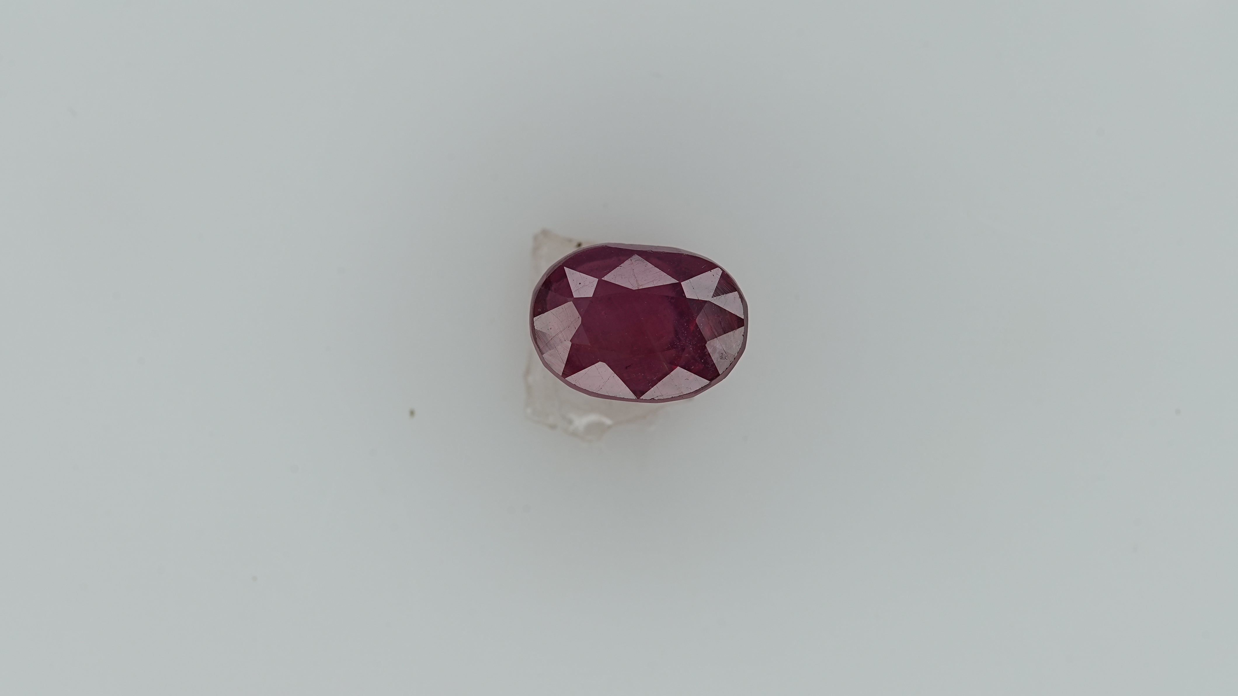 Ruby - 5.07 Carats  (5.577 Ratti)