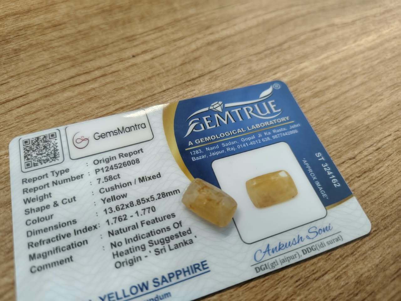 Yellow Sapphire - 7.58 Carats
