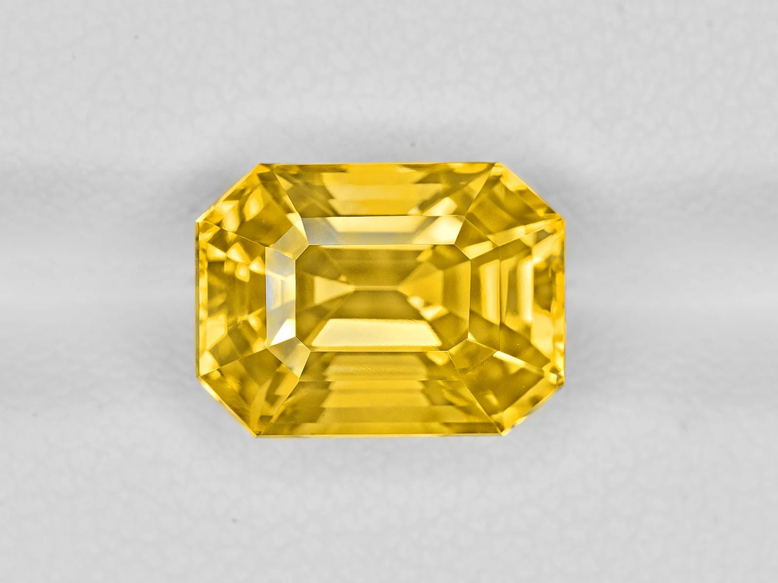 Yellow Sapphire - Super Luxury