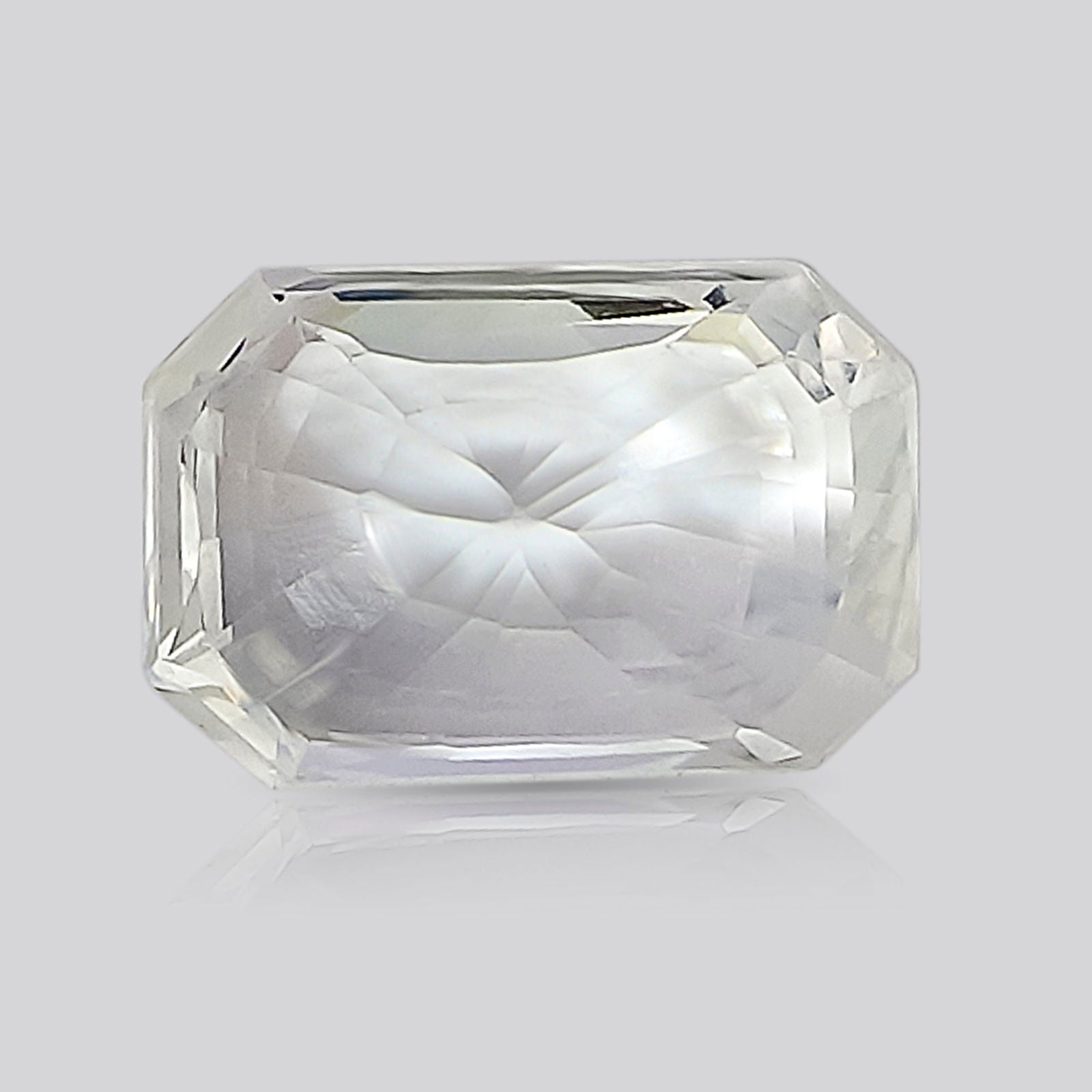 White Sapphire (4.30 ratti) - Gemsmantra