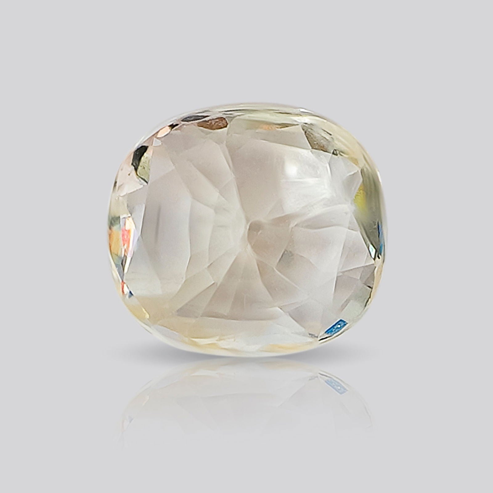 White Sapphire (4.63 ratti) - Gemsmantra