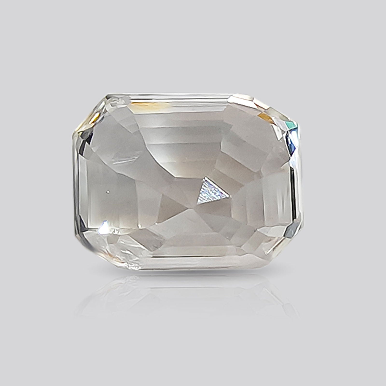 White Sapphire (5.03 ratti) - Gemsmantra