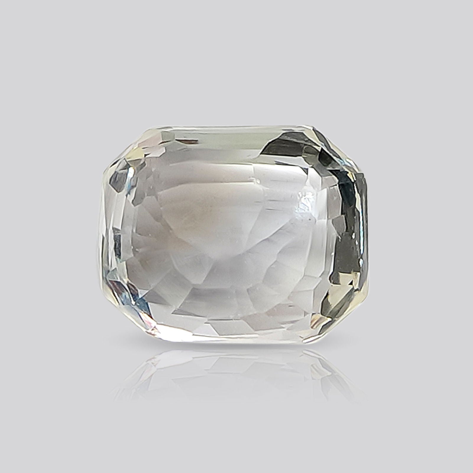 White Sapphire (5.24 ratti) - Gemsmantra