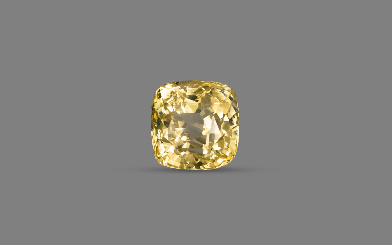Yellow Sapphire - 4.86 Carats