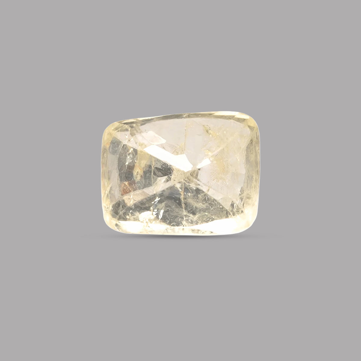 Yellow Sapphire (Pukhraj) – 6.3 Carat / 6.9 Ratti [GM08075]