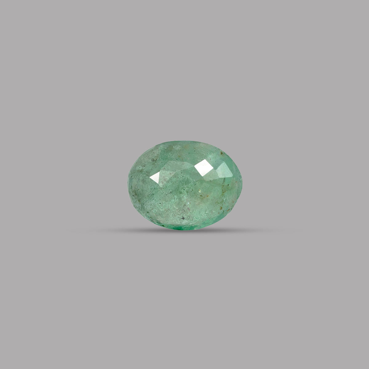 Emerald (Panna) – 4.42 Carat / 4.9 Ratti [GM02312]
