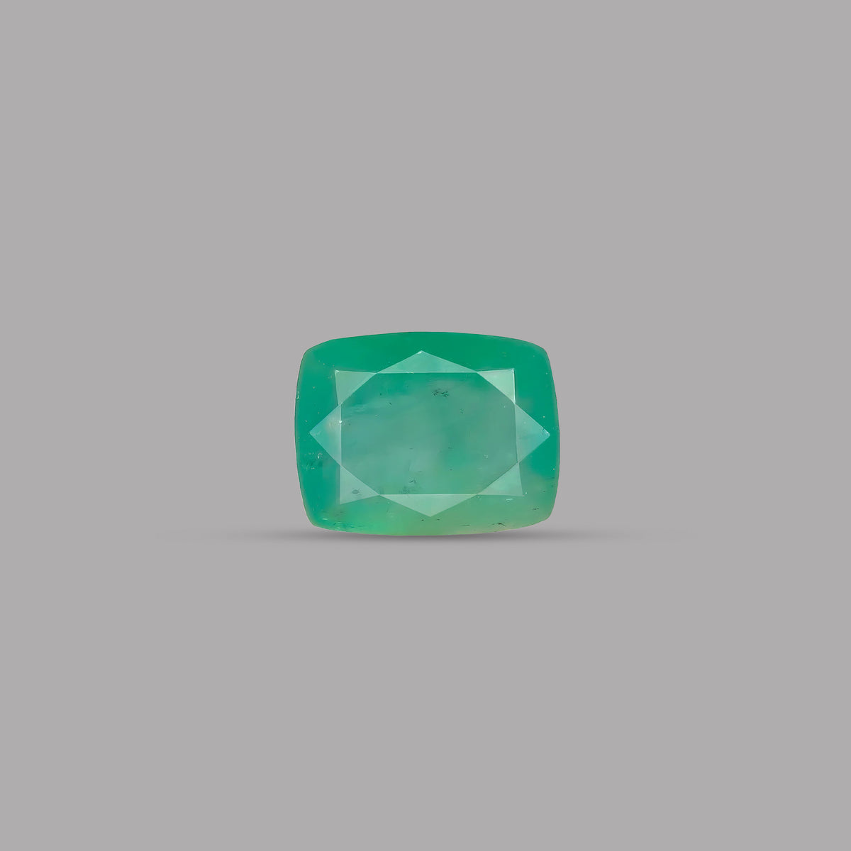 Emerald (Panna) – 7.01 Carat / 7.7 Ratti [GM09290]