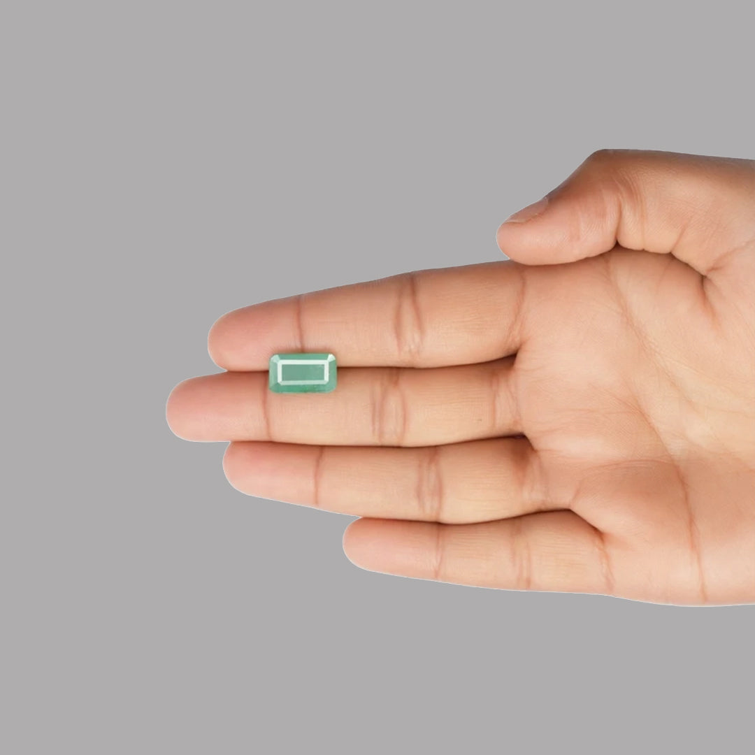 Emerald (Panna) – 4.22 Carat / 4.6 Ratti [GM02409]