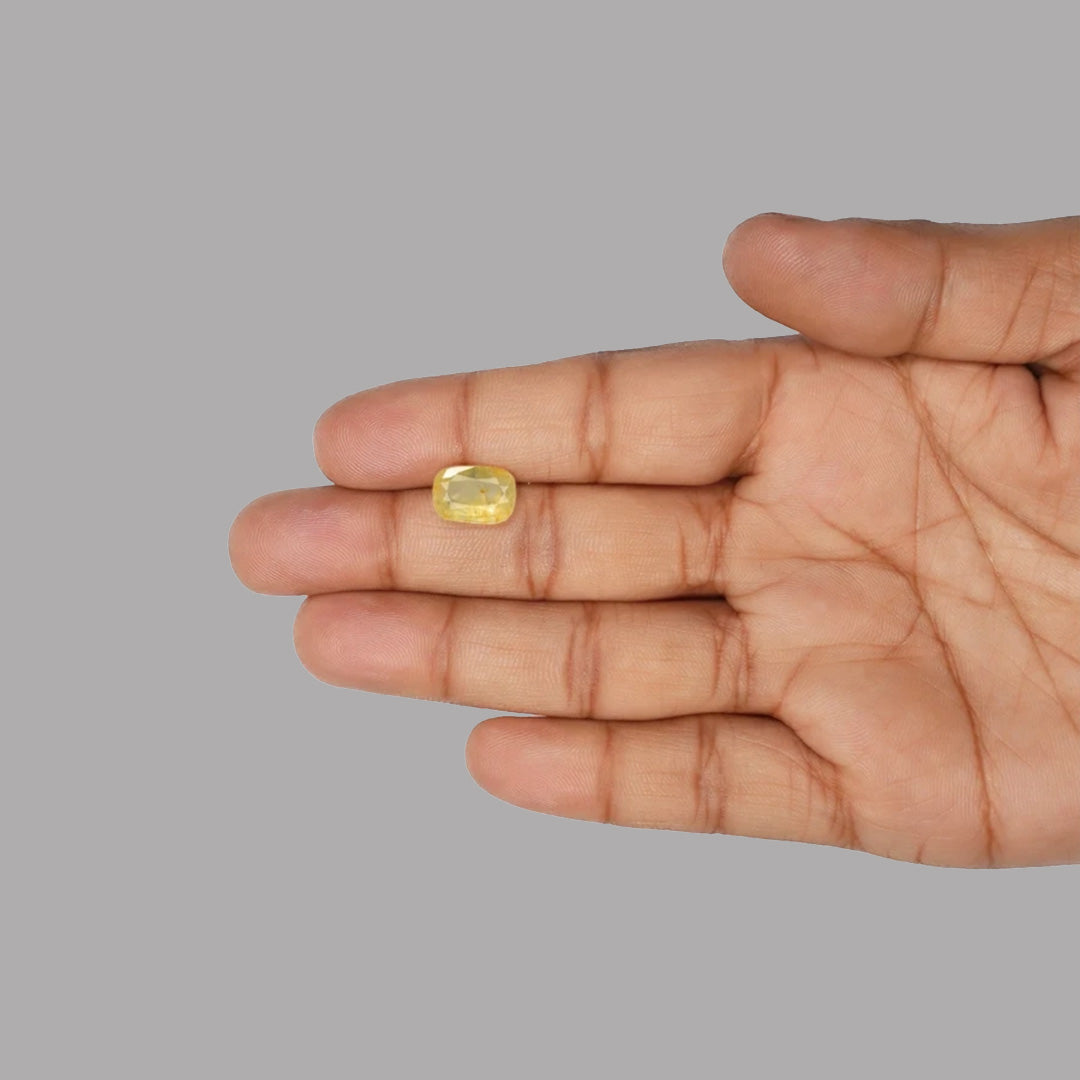 Yellow Sapphire (Pukhraj) – 5.37 Carat / 5.9 Ratti [GM08047]
