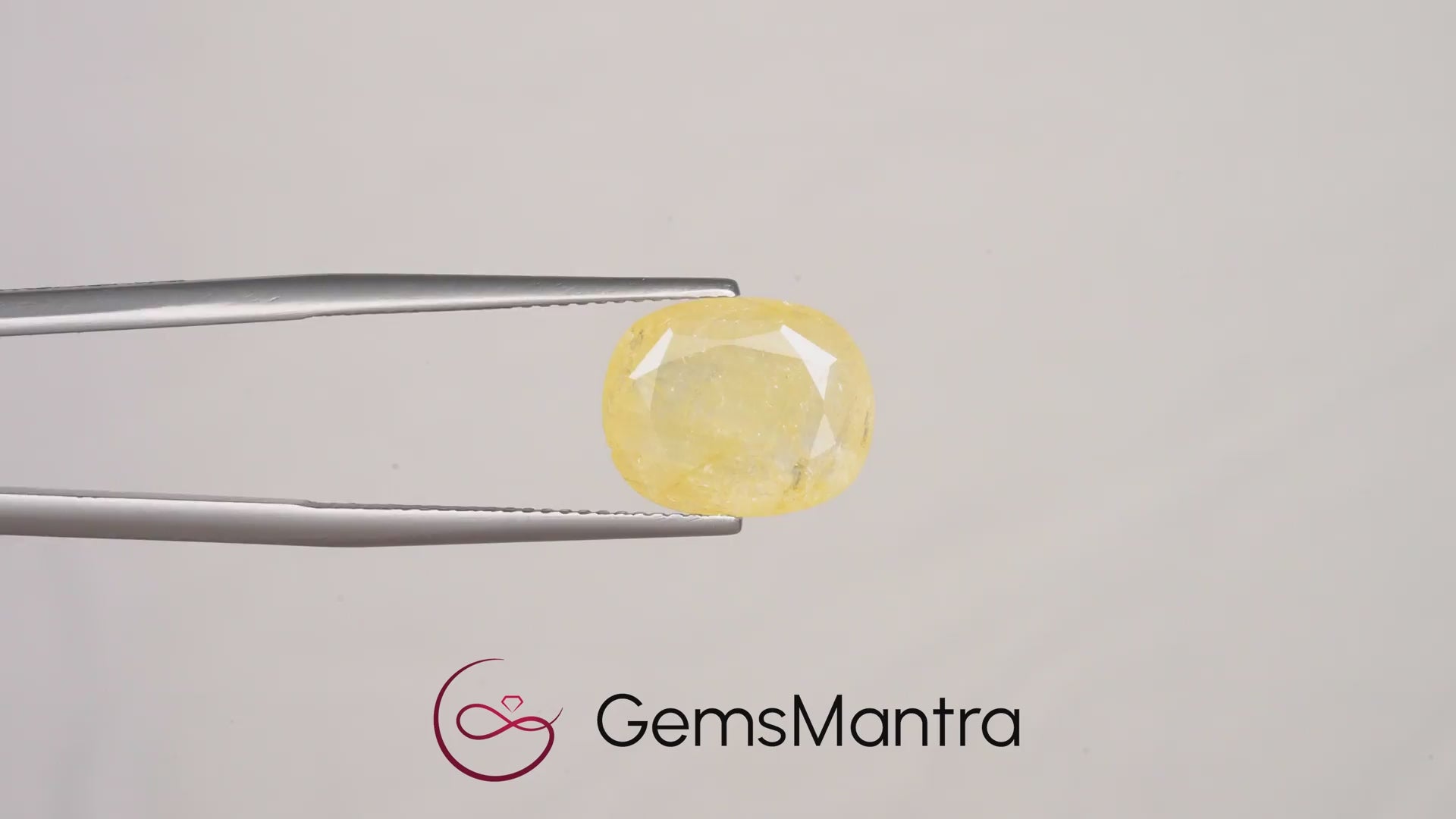 Yellow Sapphire (Pukhraj) – 5.27 Carat / 5.8 Ratti [GM09386]